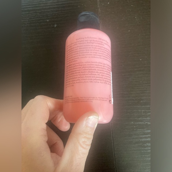 Philosophy Sparkling Hollyberries 3 in 1 in 6 fl oz size. Brand new & sealed - Picture 3 of 3